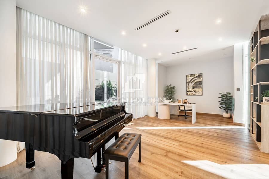 Luxurious Upgrades | Furnished | Beach Access