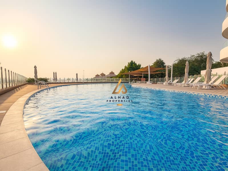 Luxurious Waterfront Living | Beach Front | Palm