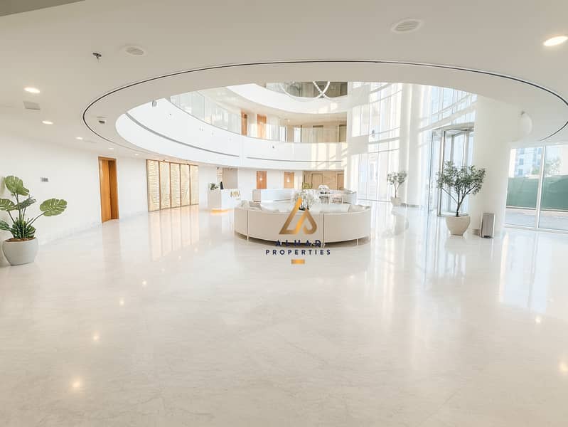 Luxurious Waterfront Living | Beach Front | Palm