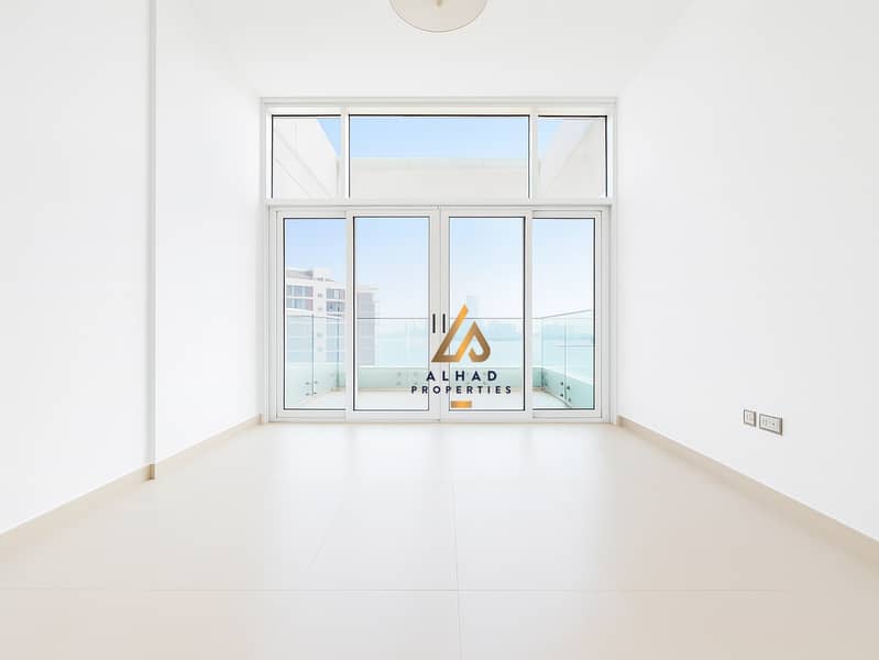 Luxurious Waterfront Living | Beach Front | Palm