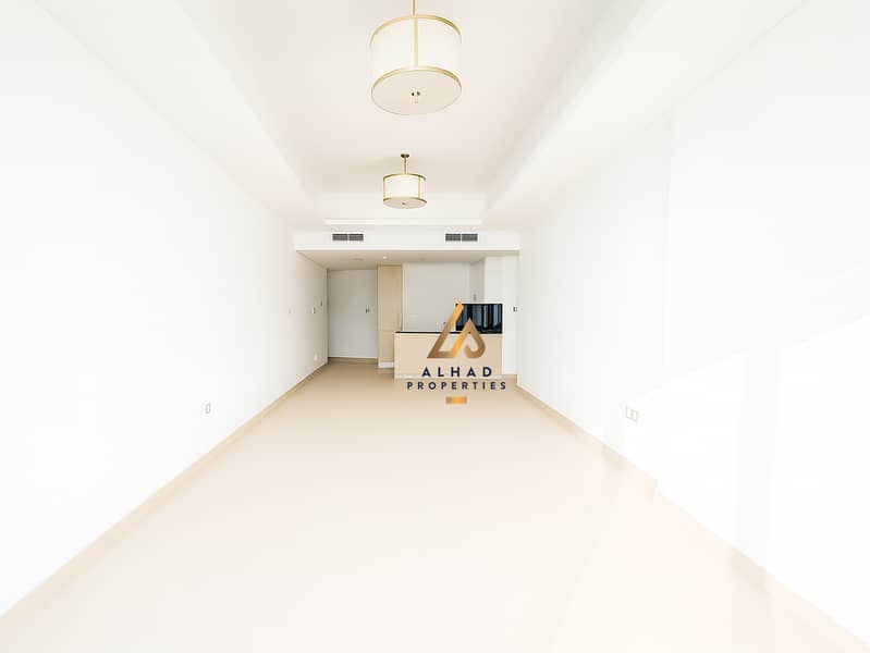 Luxurious Waterfront Living | Beach Front | Palm - Image 8