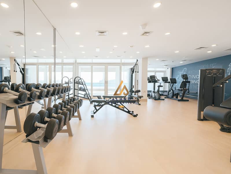 Luxurious Waterfront Living | Beach Front | Palm - Image 16