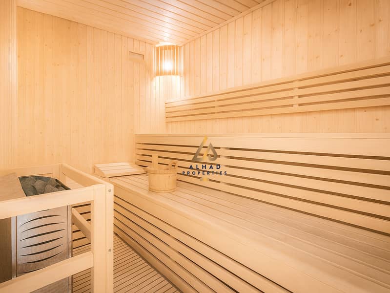 Luxurious Waterfront Living | Beach Front | Palm - Image 14