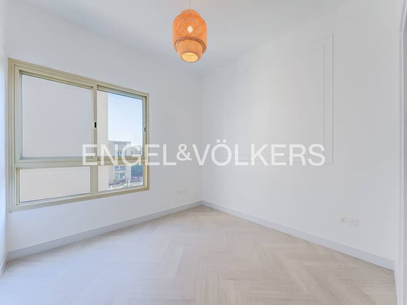 Fully Upgraded | Vacant Now | Stunning Views - Image 12