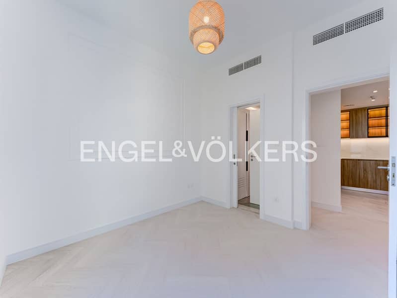 Fully Upgraded | Vacant Now | Stunning Views - Image 13