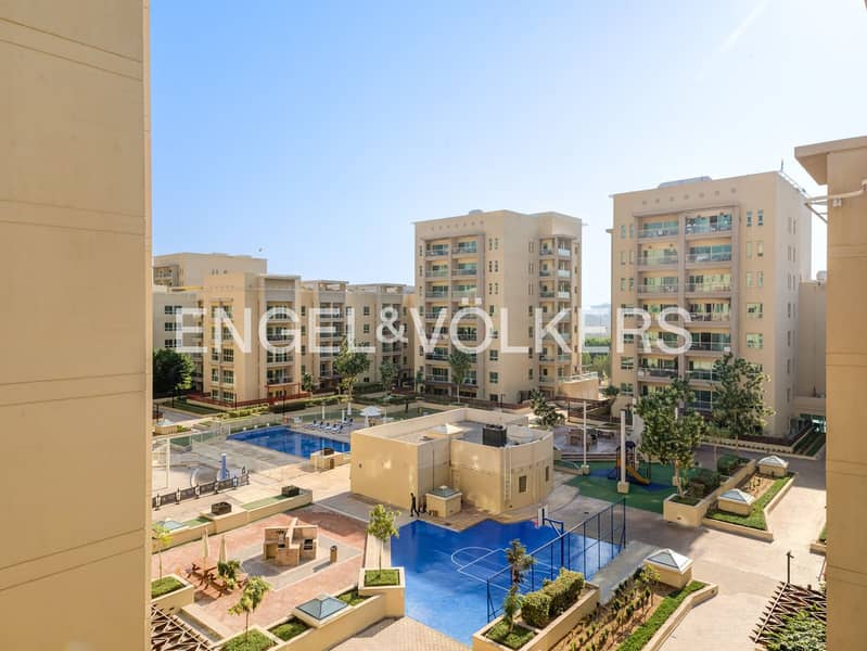 Fully Upgraded | Vacant Now | Stunning Views - Image 16