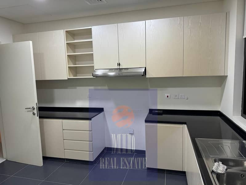 Spacious 3 Bedroom Villa/Rock Wood/Damac Villas/Price Negotiable