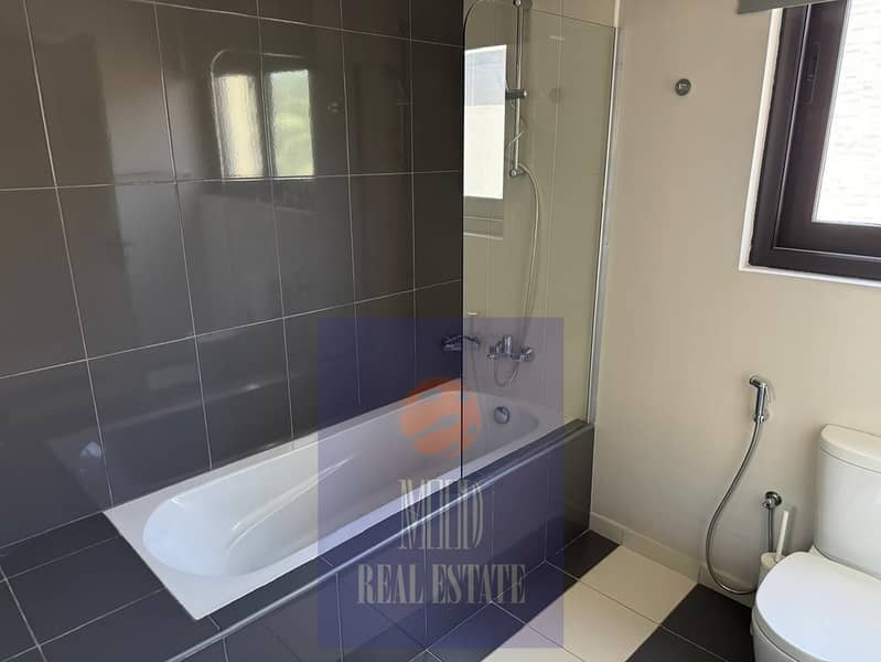 Spacious 3 Bedroom Villa/Rock Wood/Damac Villas/Price Negotiable - Image 14