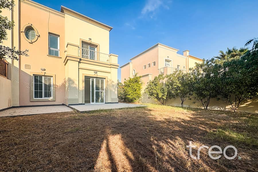 Lake View | Upgraded Kitchen | End Unit