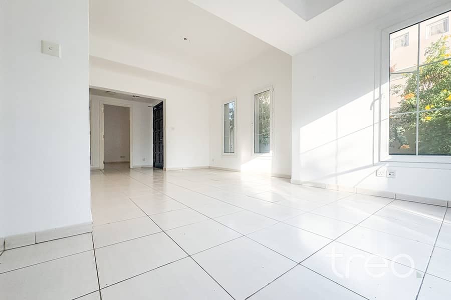 Lake View | Upgraded Kitchen | End Unit