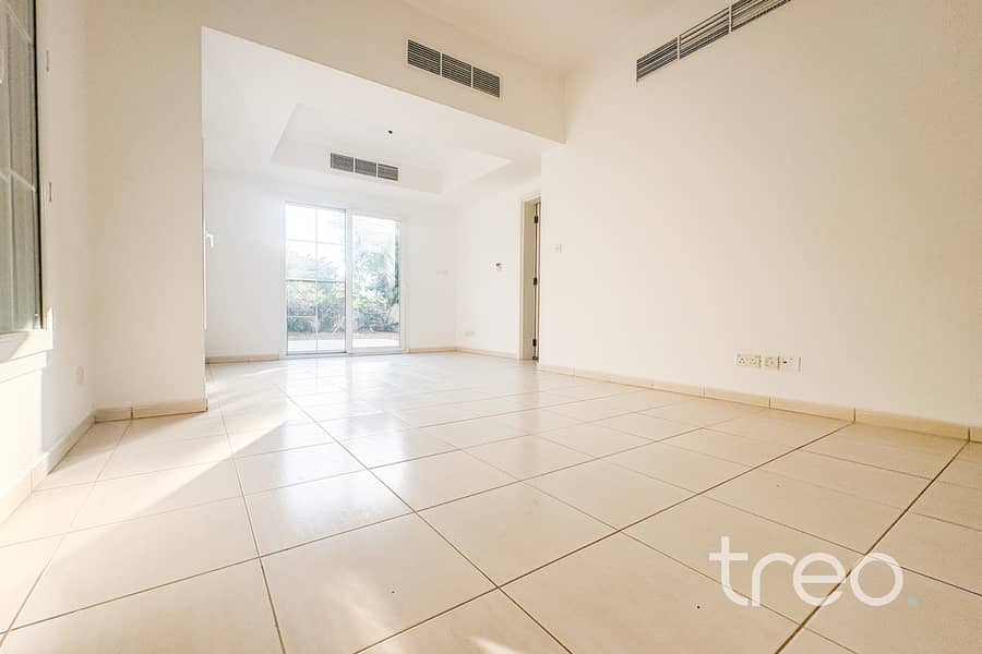 Lake View | Upgraded Kitchen | End Unit