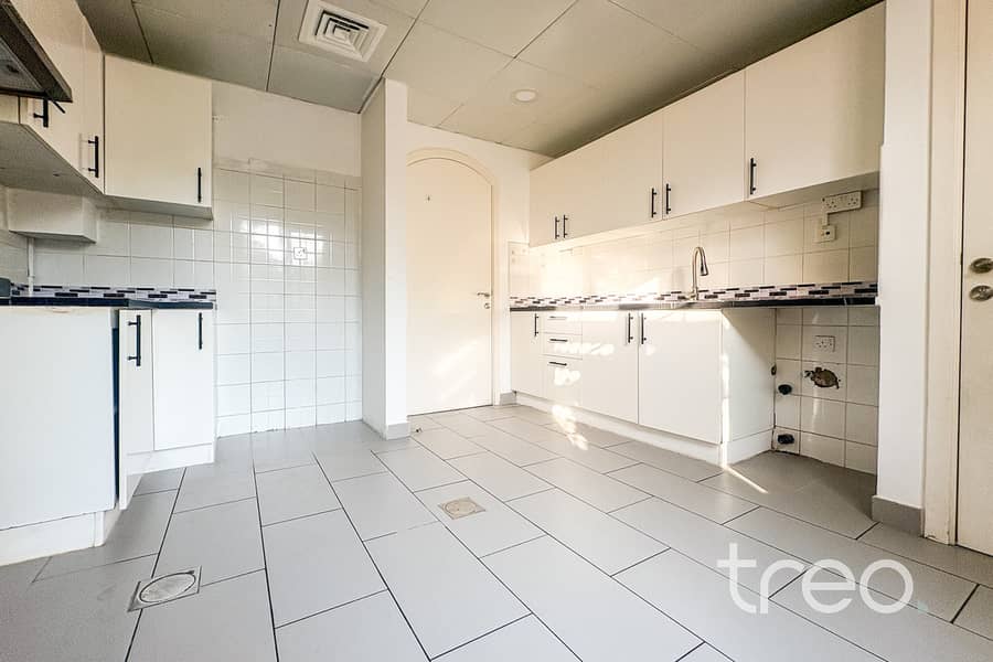 Lake View | Upgraded Kitchen | End Unit