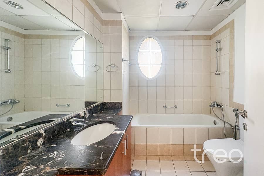 Lake View | Upgraded Kitchen | End Unit - Image 7