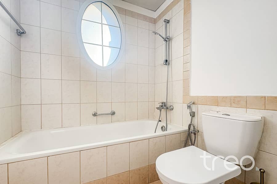 Lake View | Upgraded Kitchen | End Unit - Image 11