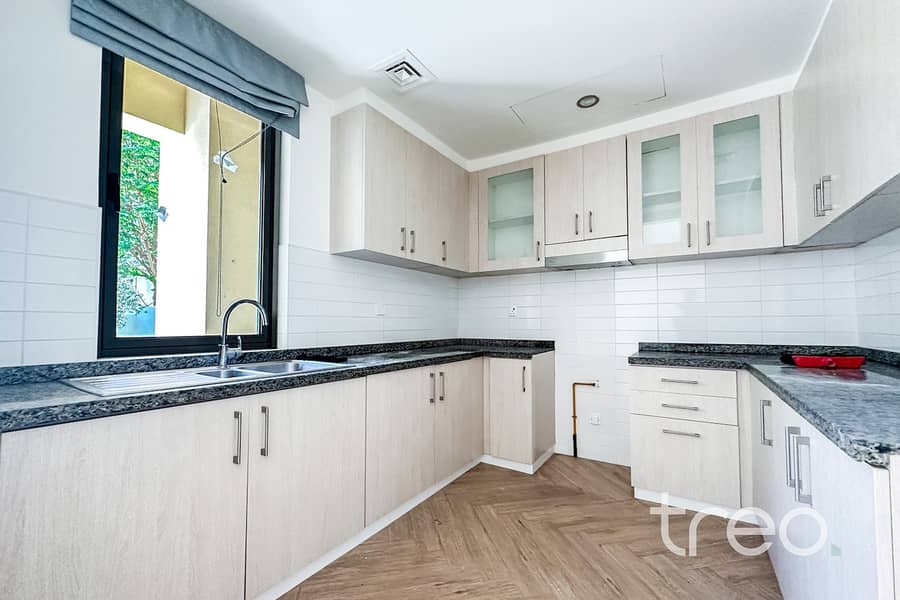 Just Renovated| Move in Ready| Big Garden - Image 6