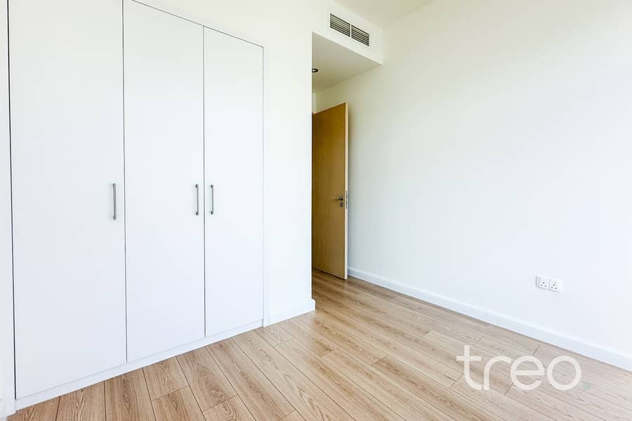 Just Renovated| Move in Ready| Big Garden - Image 9