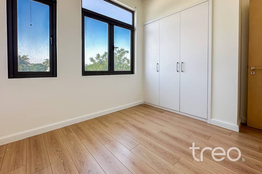 Just Renovated| Move in Ready| Big Garden - Image 11