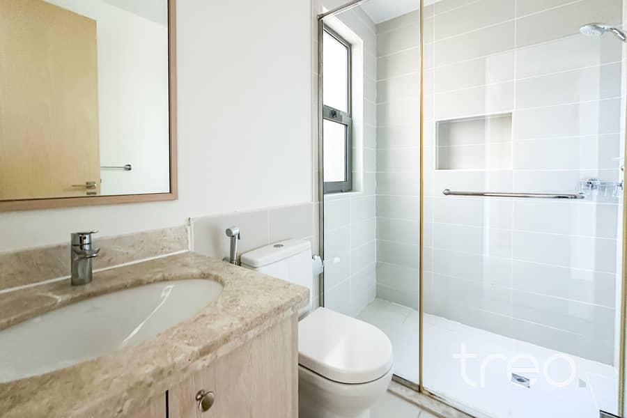 Just Renovated| Move in Ready| Big Garden - Image 13