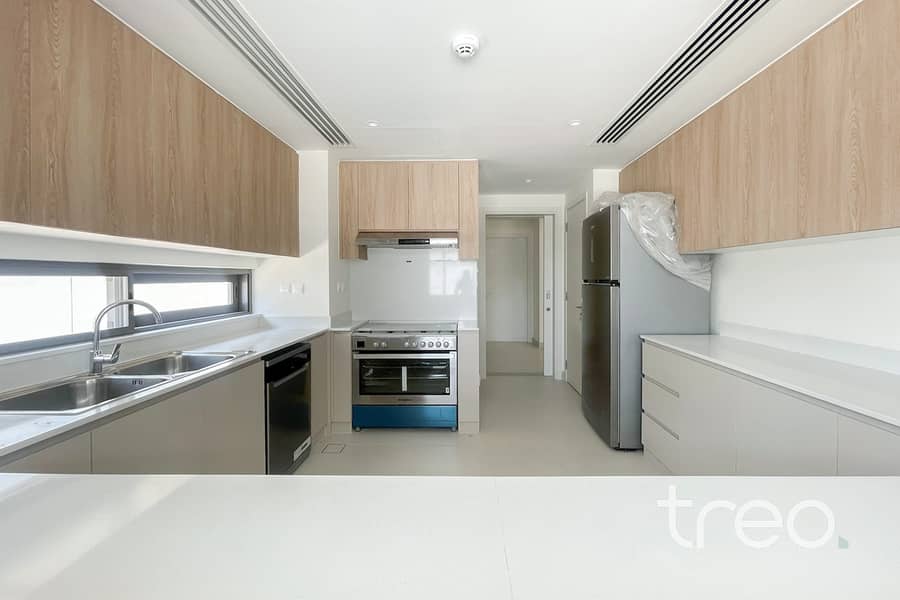 Single Row | Brand New | Green Belt View - Image 6