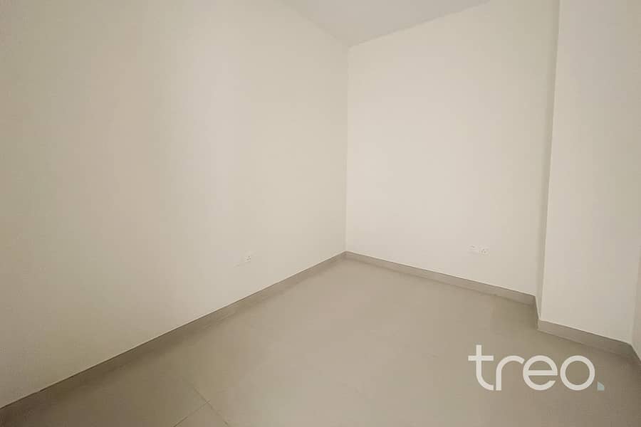 Single Row | Brand New | Green Belt View - Image 10