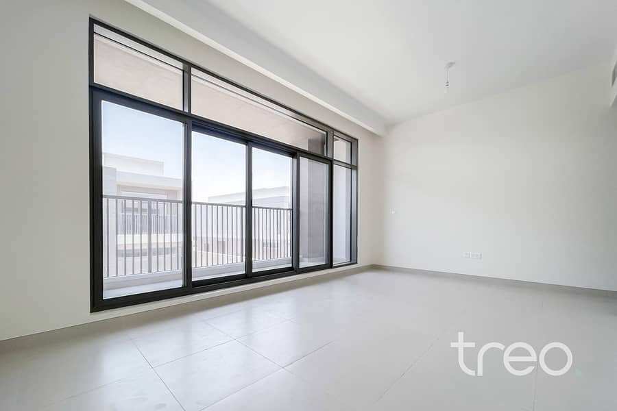 Single Row | Brand New | Green Belt View - Image 13