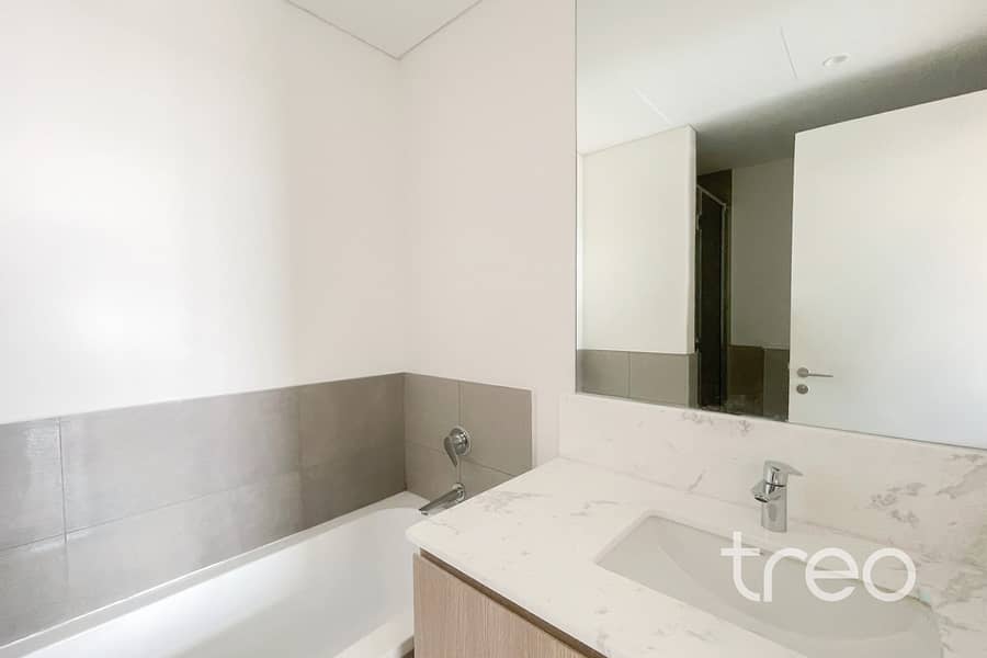 Single Row | Brand New | Green Belt View - Image 16