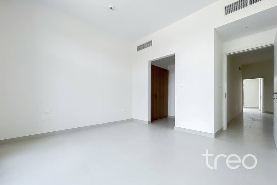 Single Row | Brand New | Green Belt View - Image 18