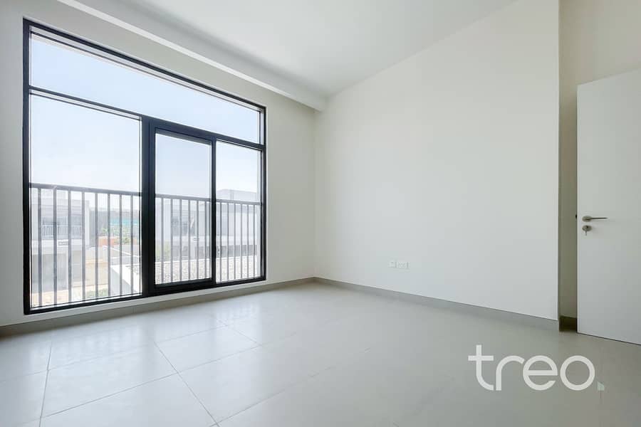 Single Row | Brand New | Green Belt View - Image 21