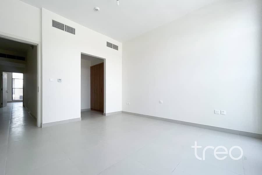 Single Row | Brand New | Green Belt View - Image 22