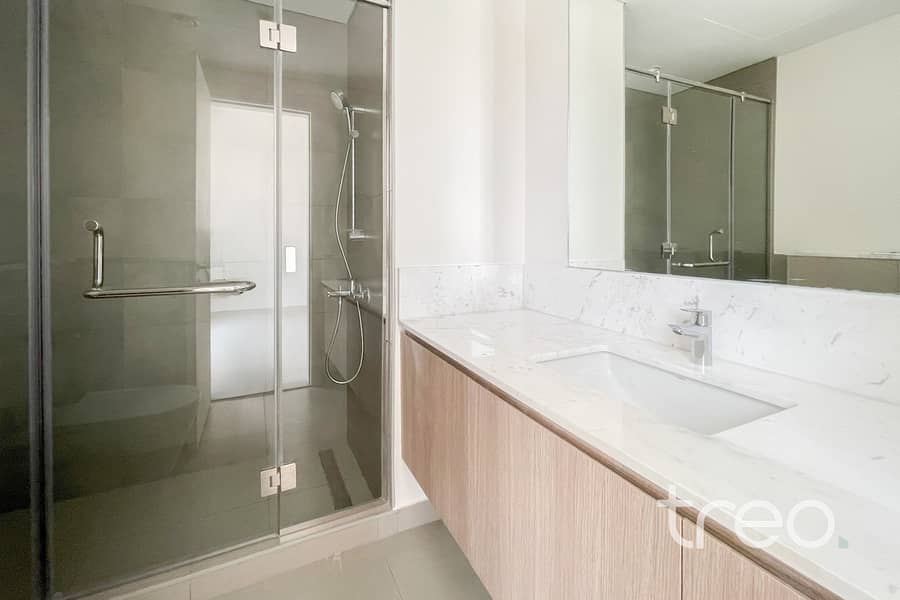 Single Row | Brand New | Green Belt View - Image 23