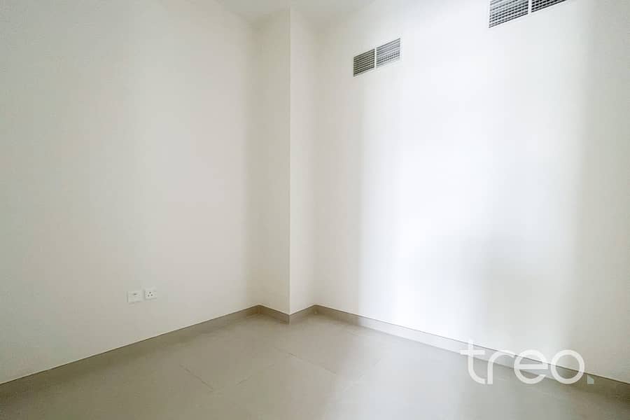 Single Row | Brand New | Green Belt View - Image 26