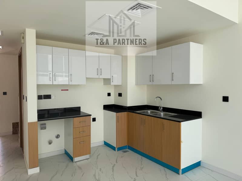 Spacious Verdana Villa in Dubai Investment Park - Image 9