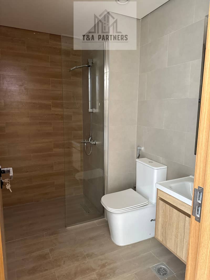 Spacious Verdana Villa in Dubai Investment Park - Image 13