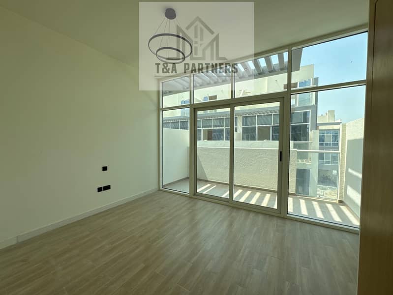 Spacious Verdana Villa in Dubai Investment Park - Image 15