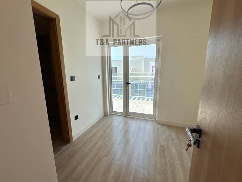 Spacious Verdana Villa in Dubai Investment Park - Image 16