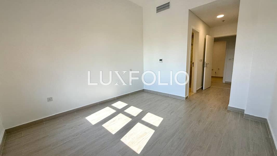 Golf View | Unfurnished | Vacant - Image 9