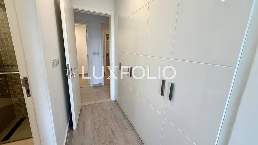 Golf View | Unfurnished | Vacant - Image 15