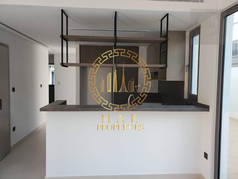 Elegant 4-Bed Villa | Single Row |Ready to Move Brand New