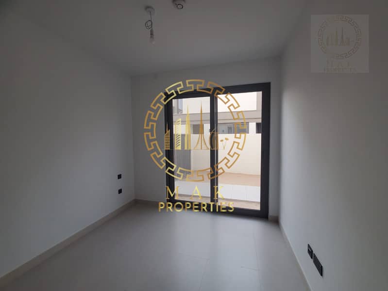 Elegant 4-Bed Villa | Single Row |Ready to Move Brand New - Image 10