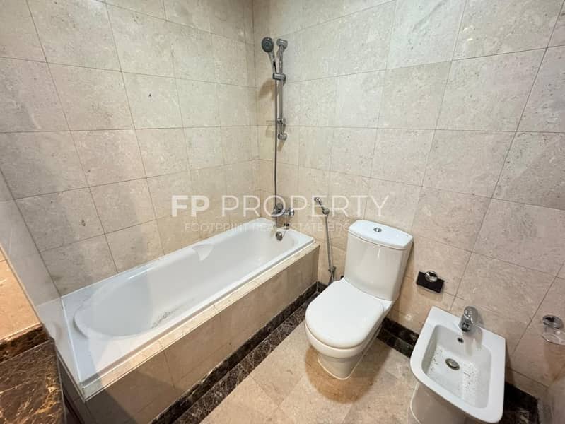 Luxury 5 Bedroom Apartment | High Floor | Full Sea View | Vacant - Image 12