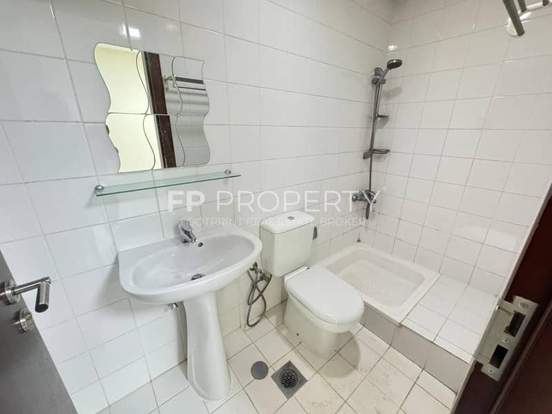 Luxury 5 Bedroom Apartment | High Floor | Full Sea View | Vacant - Image 22