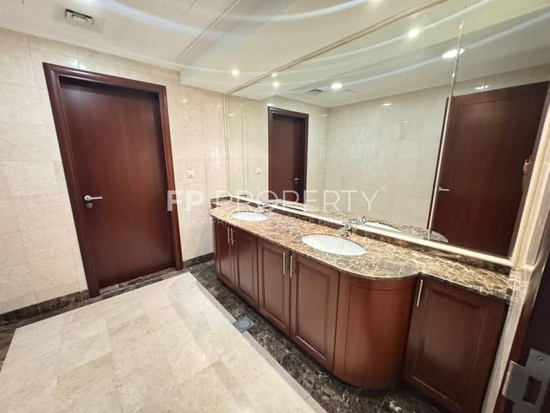 Luxury 5 Bedroom Apartment | High Floor | Full Sea View | Vacant - Image 23