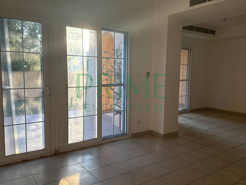 Spacious | Vacant| Prime Location - Image 11