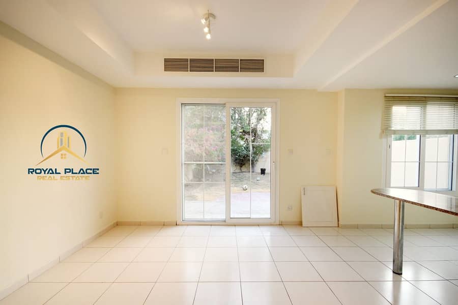 SINGAL ROW | PARK&POOL BACKING | SPECIOUS