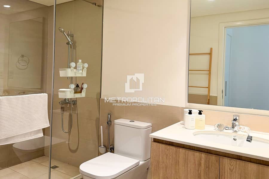 Middle Floor | Community View | Vacant on Transfer - Image 7