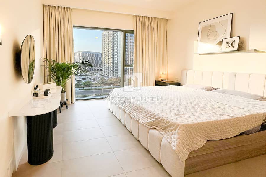 Middle Floor | Community View | Vacant on Transfer - Image 11