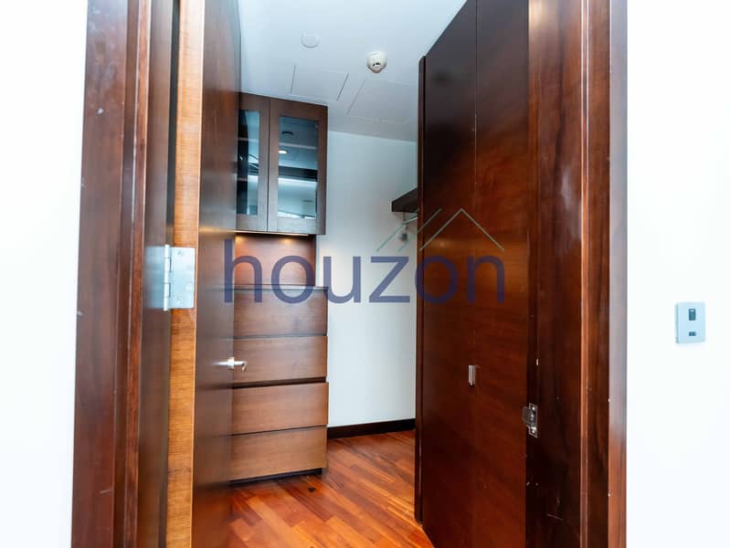 Bright 1BR |Fully Furnished | Opera District View