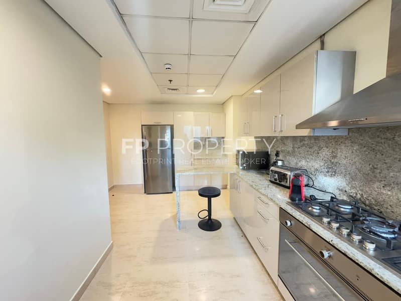 Luxury 3 Bedroom Furnished| Maids Room | Downtown