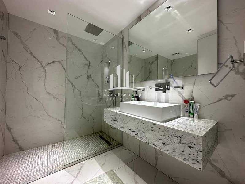 Upgraded | Marina View | High floor - Image 10