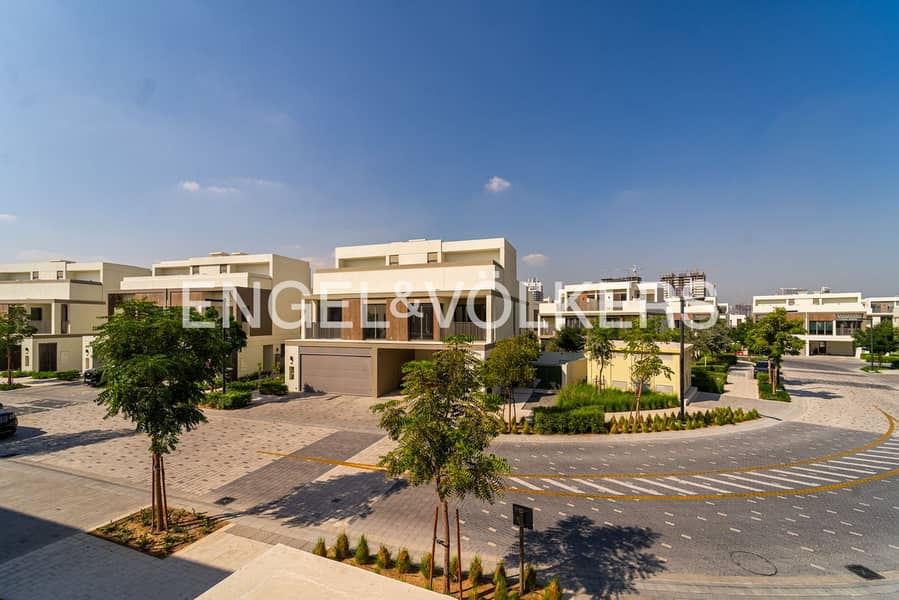 Three Floors | Single Row | Vacant